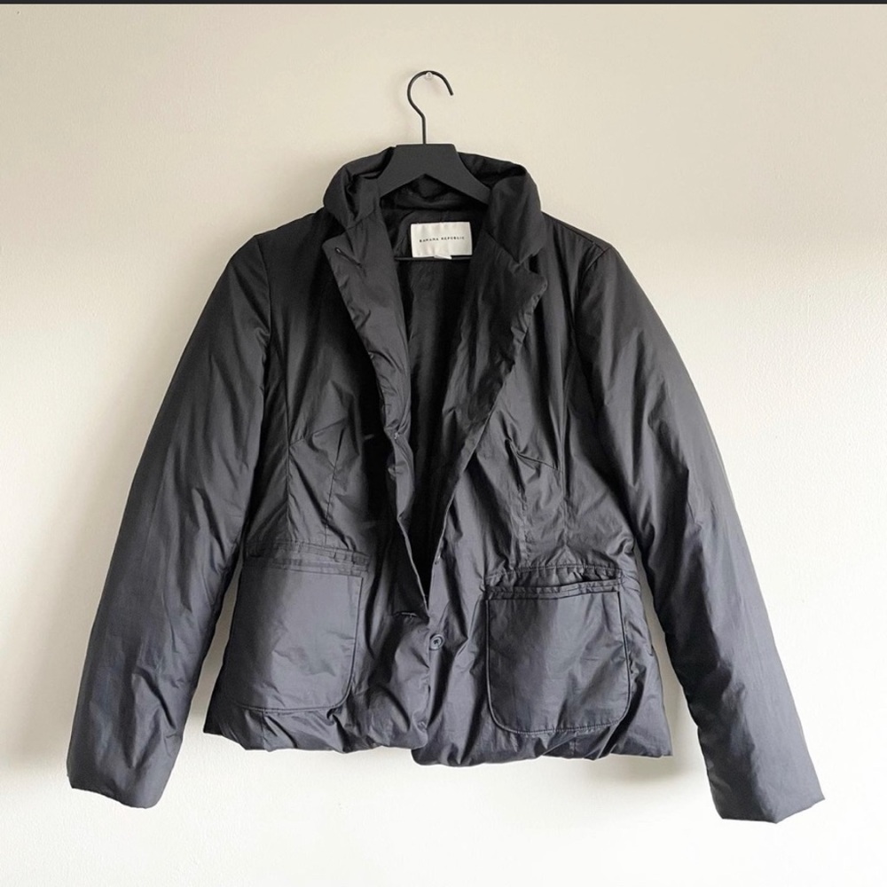 Banana republic black puffer coat. New without tags